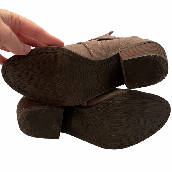 AMERICAN EAGLE OUTFITTERS Booties Aeo Leather Ankle Boots Taupe Pull On Size 7.5 - Picture 8 of 9